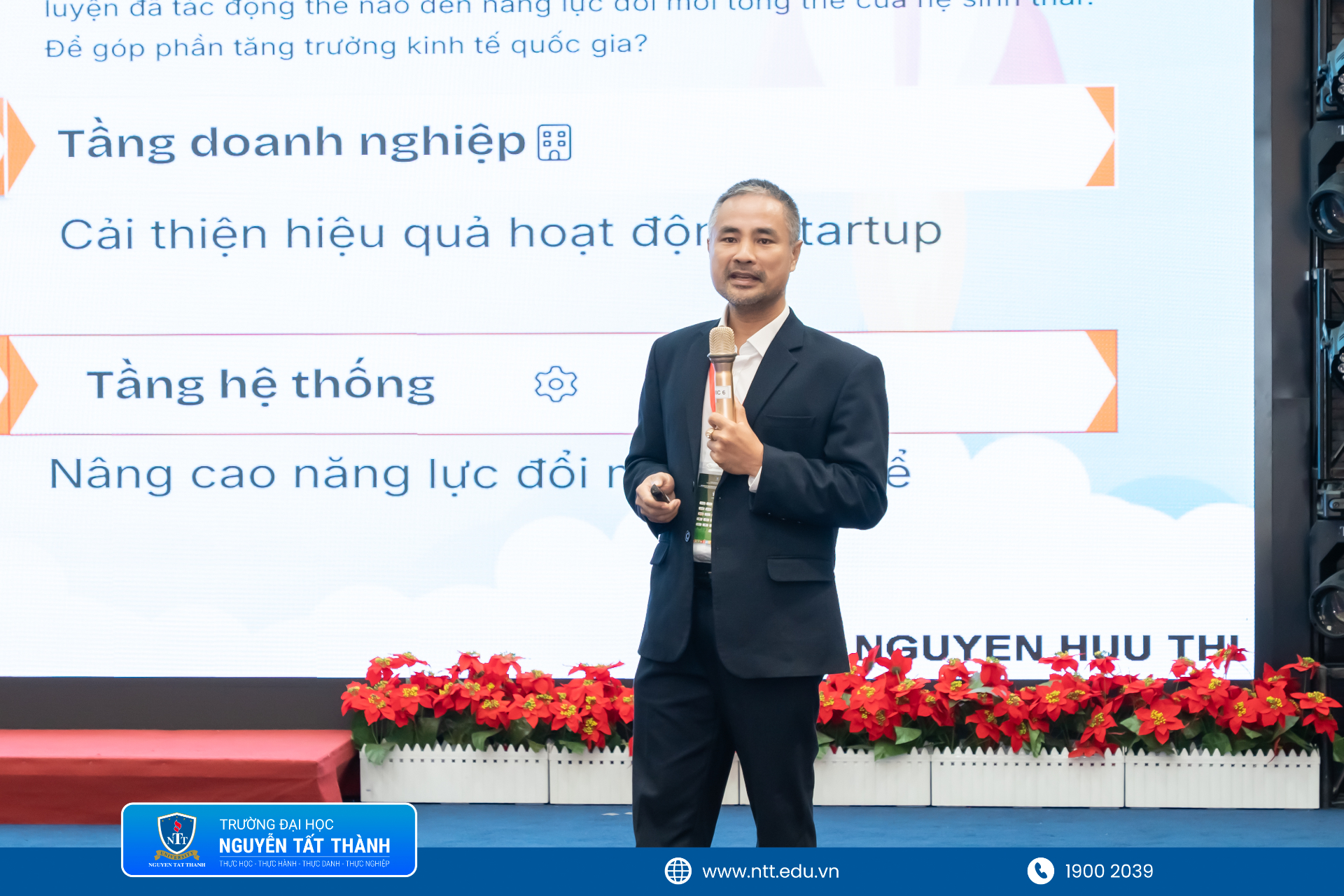 Phiên thảo luận chuyên đề